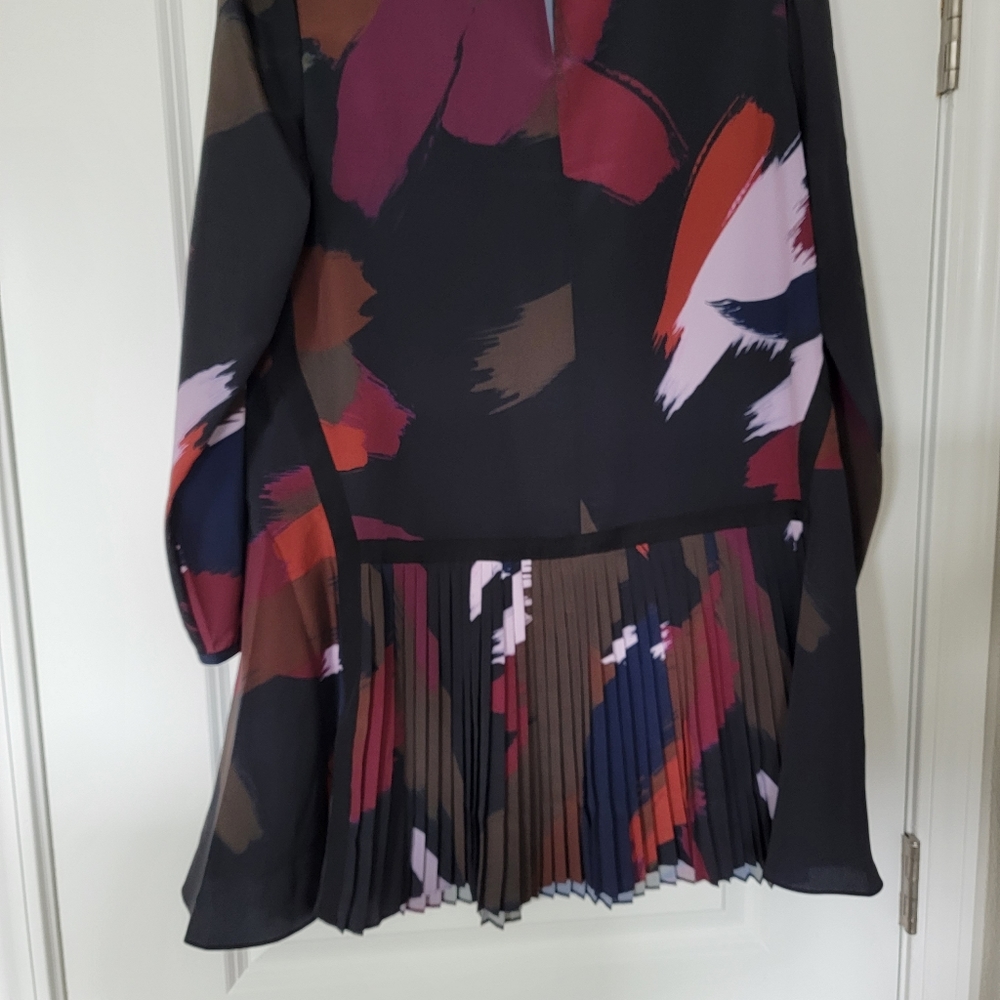 Dress - Picture 3 of 4